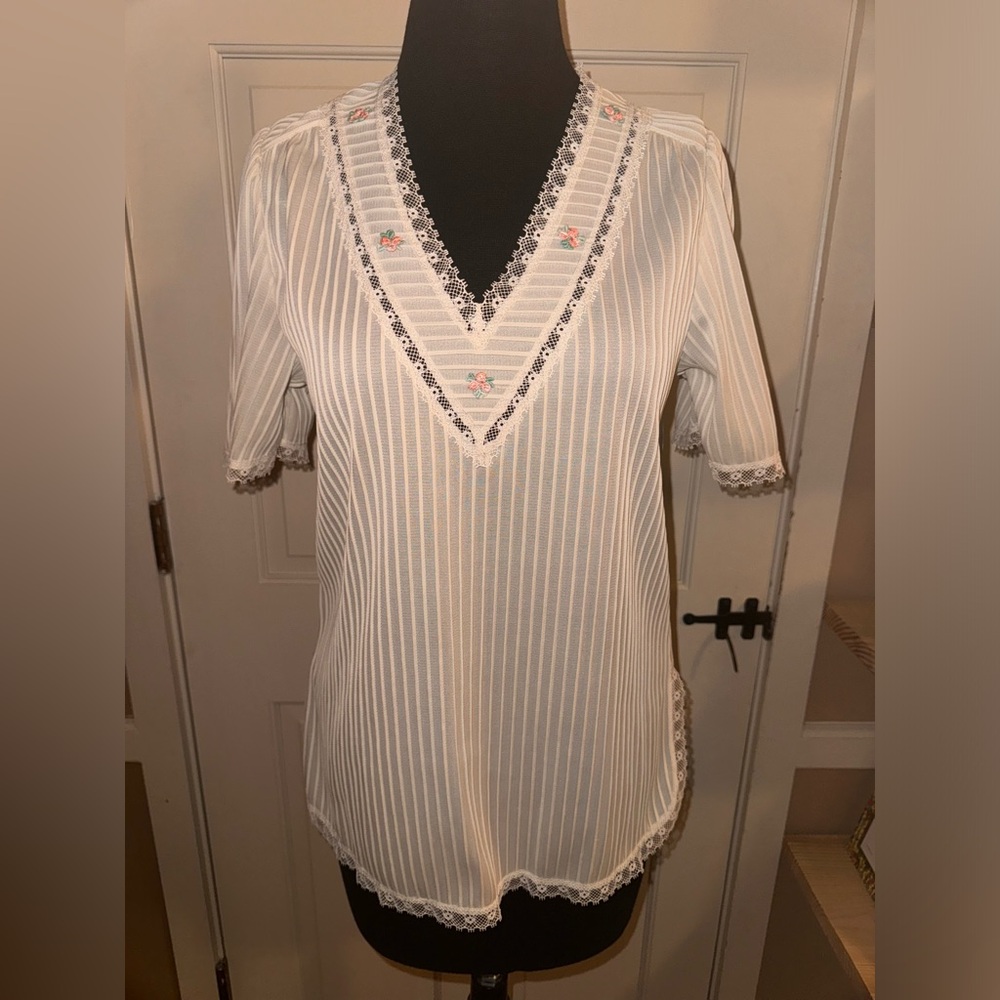 Miss Kalico Vintage floral ribbed Women's top. Unique classic and beautiful